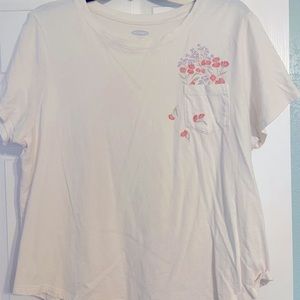 Old Navy Tee with flowers in pocket, size XL